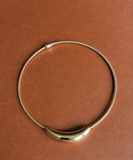 Sculpt Curve Choker 2