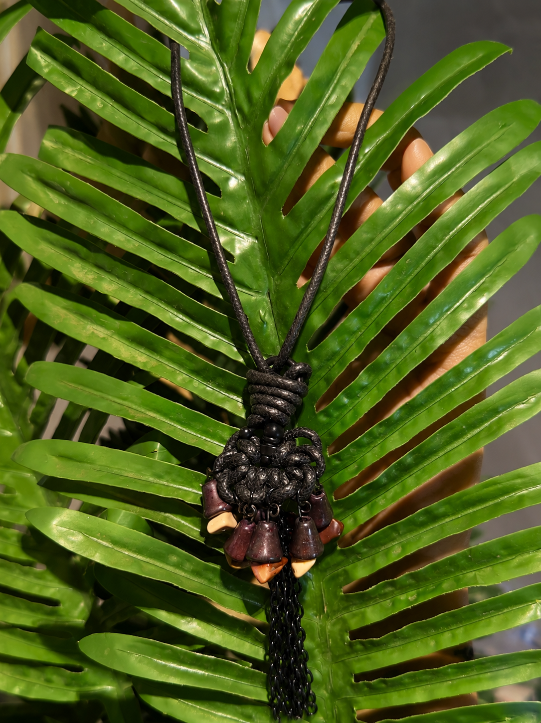Nomad Tassel black 2
