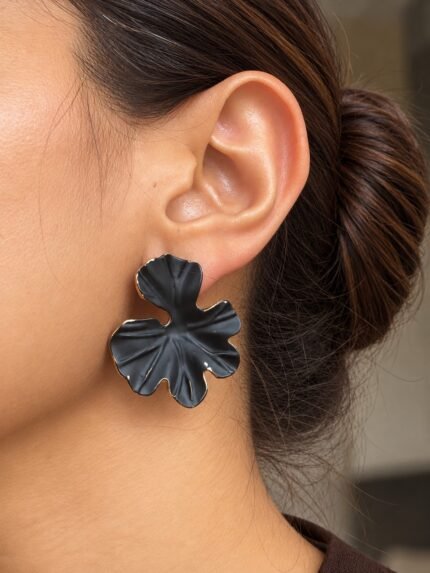 Bloom Sculpt Earrings - Black 1