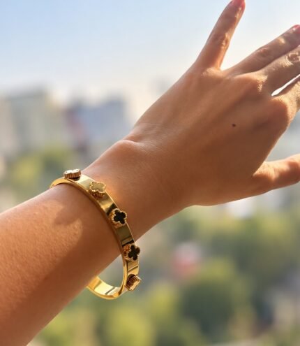 Clove Bloom Bracelet 1